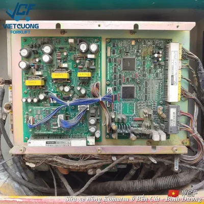 Sửa xe Komatsu ở Bến Cát