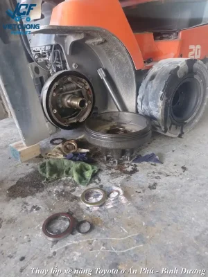 Thay lốp xe nâng Nexen