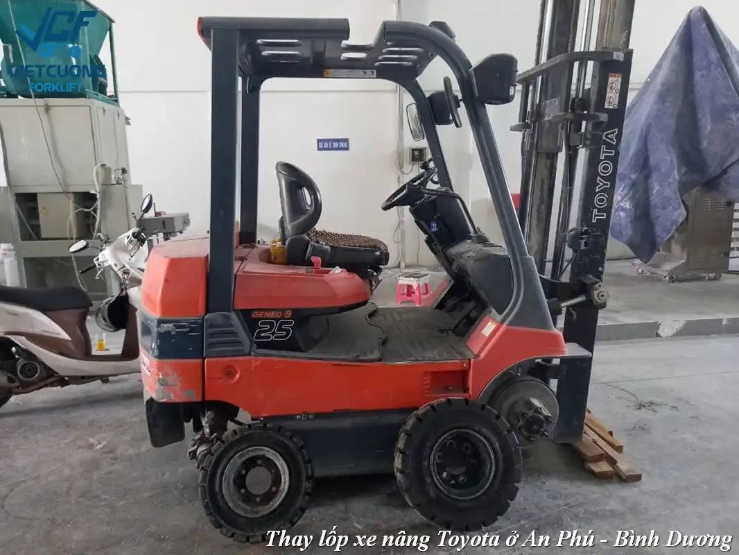 Thay lốp xe nâng Nexen