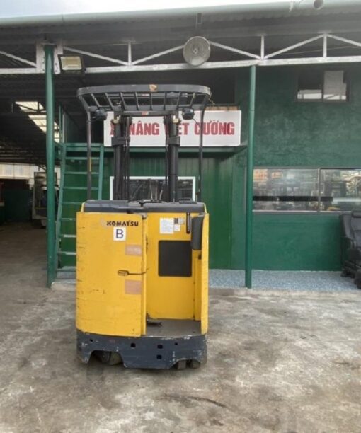 xe nâng điện đứng lái Komatsu