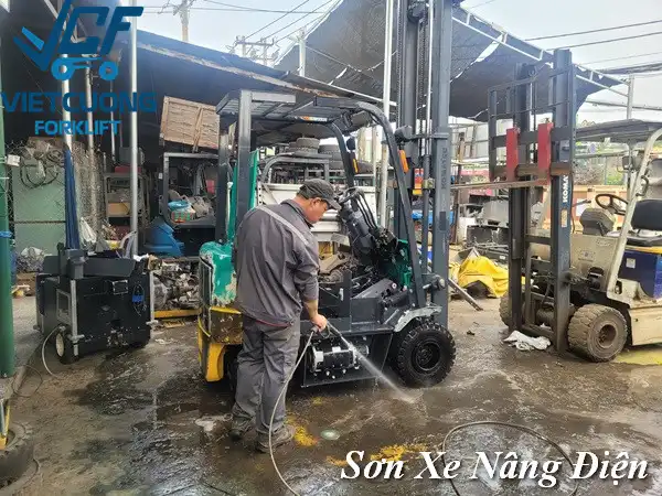 Rửa Xe Nâng