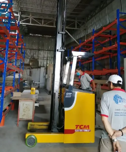 Xe nâng điện TCM
