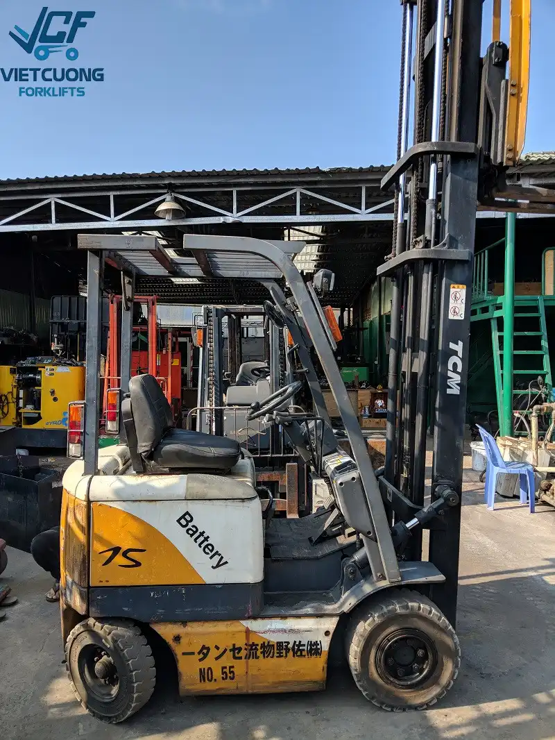 Xe nâng điện TCM