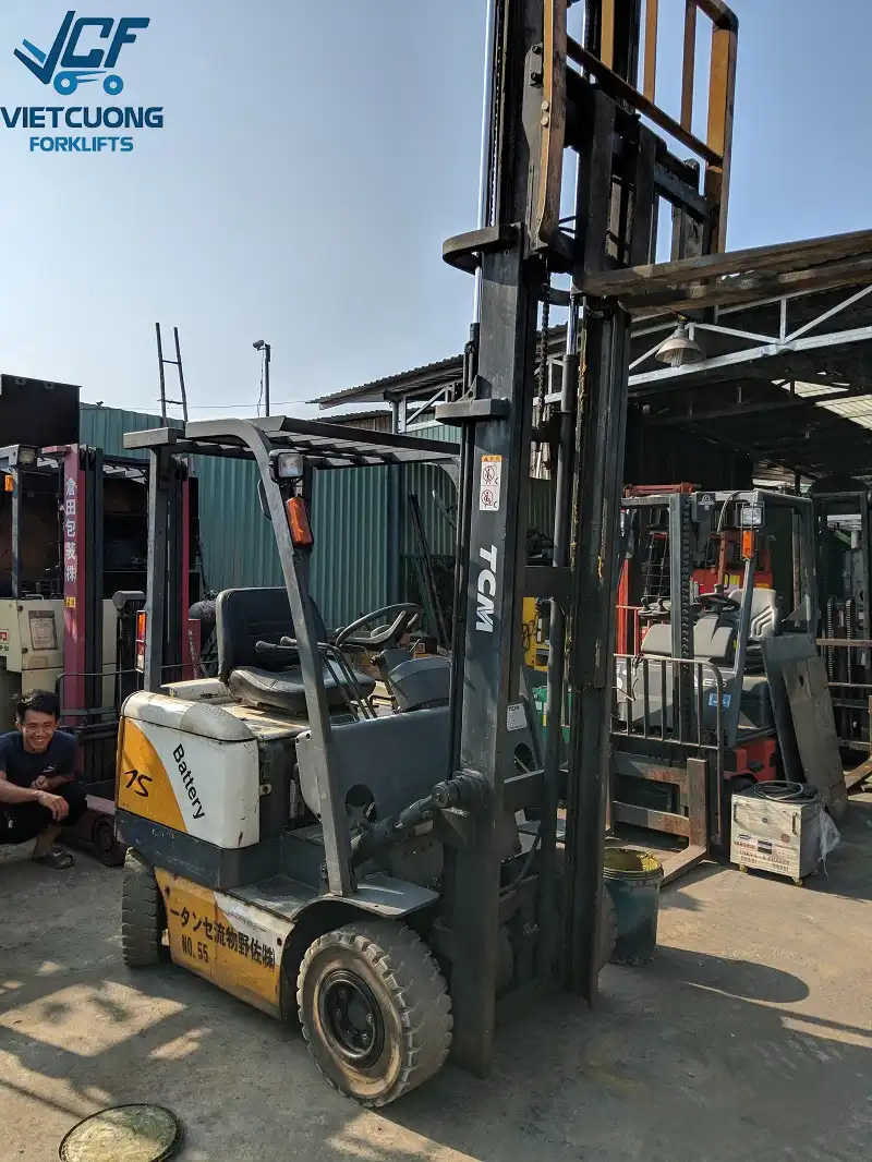 Xe nâng điện TCM