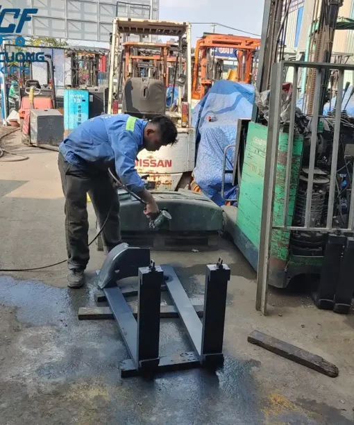 Xe nâng điện TCM