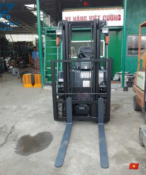 Xe nâng điện TCM