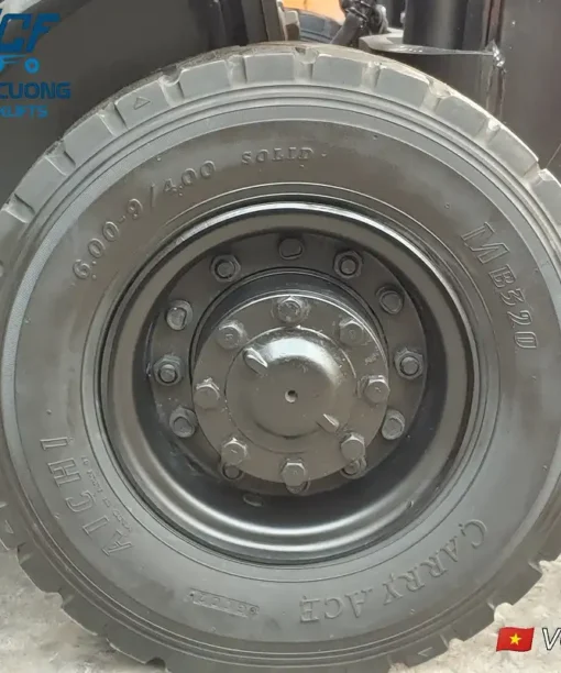 Xe nâng điện TCM