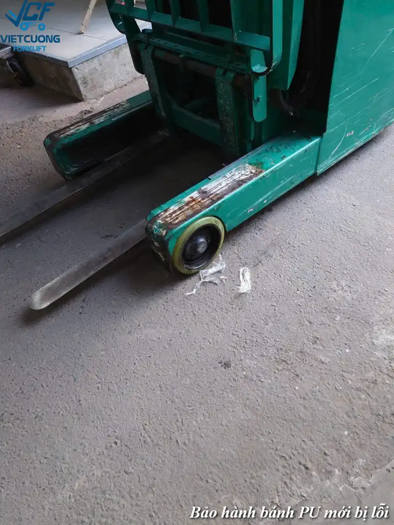 Bảo hành xe nâng PU bị bễ vỡ