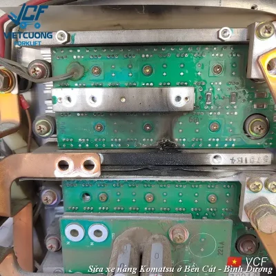 Sửa xe Komatsu ở Bến Cát